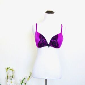 Victoria's Secret Very Sexy Push Up Satin Bra Lace